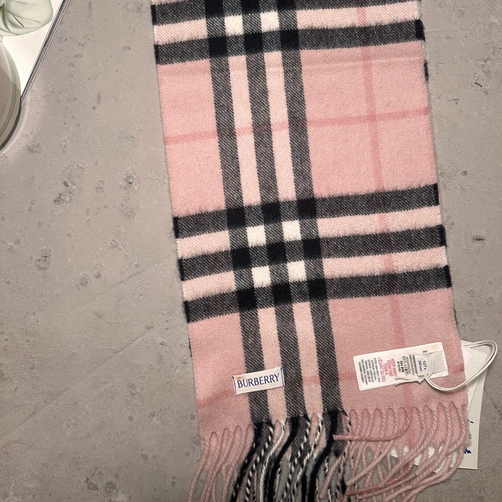 New  BURBERRY Check  100% Cashmere Unisex Ash RoseScarf /50 X 7.9 inches - Picture 3 of 8
